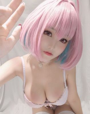 《年轻女教师_720全集免费观看
